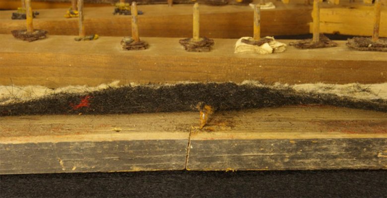 verrostete Nägel im Tastaturrahmen