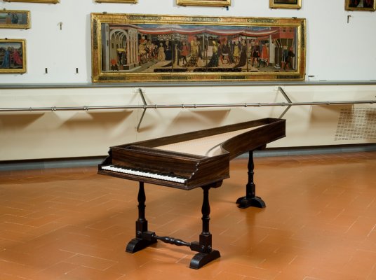 die Kopie des Ebenholzcembalos in der Galleria dell'Accademia