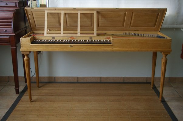 the Schiedmayer clavichord copy with its music desk