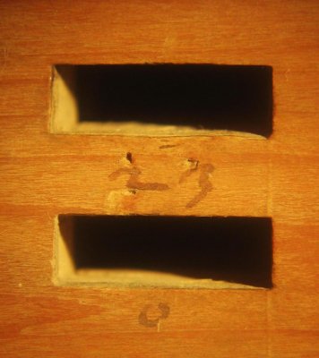 die mit Tinte geschriebenen Nummern der Register nach der Reinigung