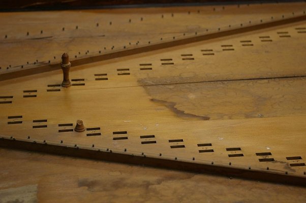 der Resonanzboden während des Reinigungsprozesses